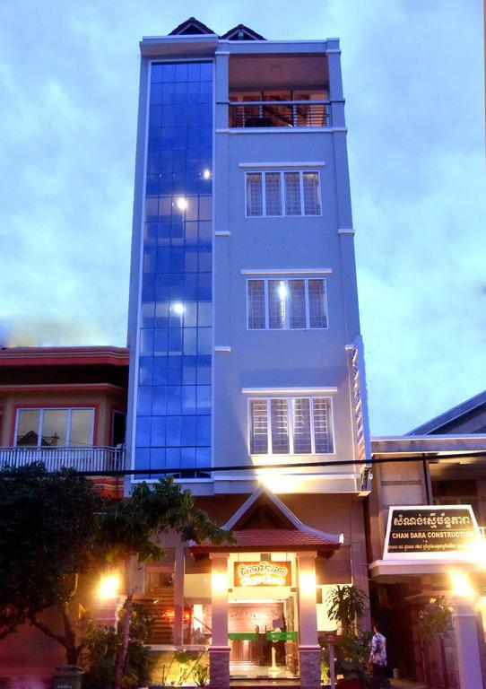 Happy​​ Family Guesthouse Кампот Екстериор снимка