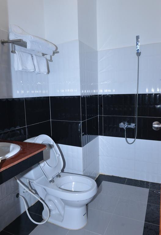 Happy​​ Family Guesthouse Кампот Екстериор снимка