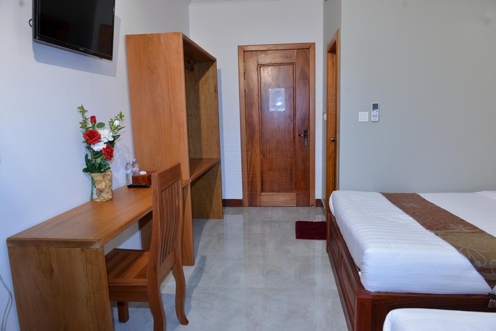 Happy​​ Family Guesthouse Кампот Екстериор снимка