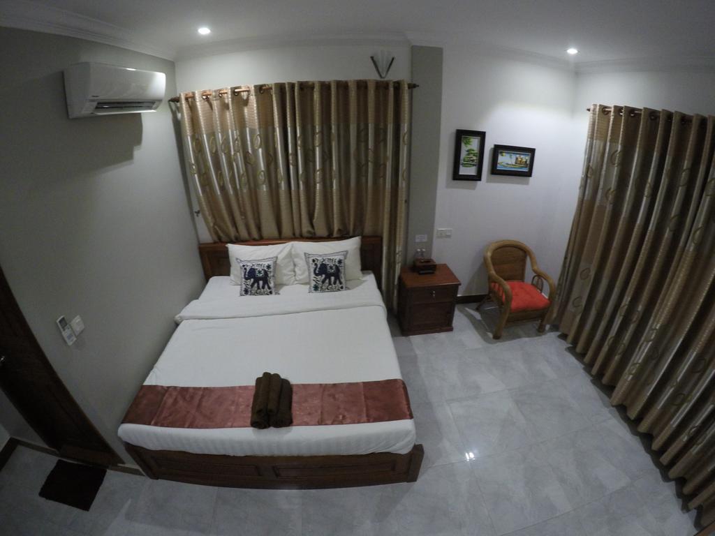 Happy​​ Family Guesthouse Кампот Екстериор снимка
