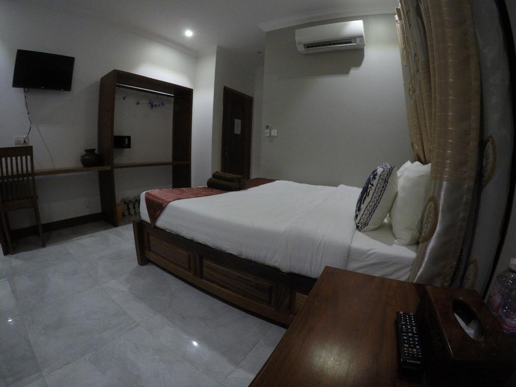 Happy​​ Family Guesthouse Кампот Екстериор снимка