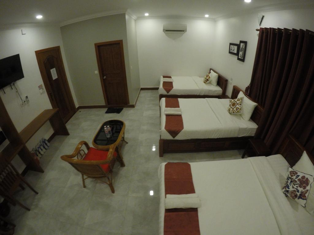 Happy​​ Family Guesthouse Кампот Екстериор снимка